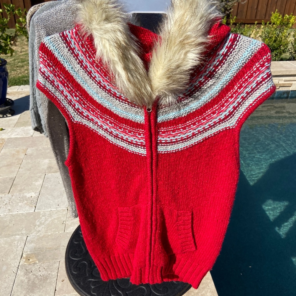 Super cute sweater vest Old Navy